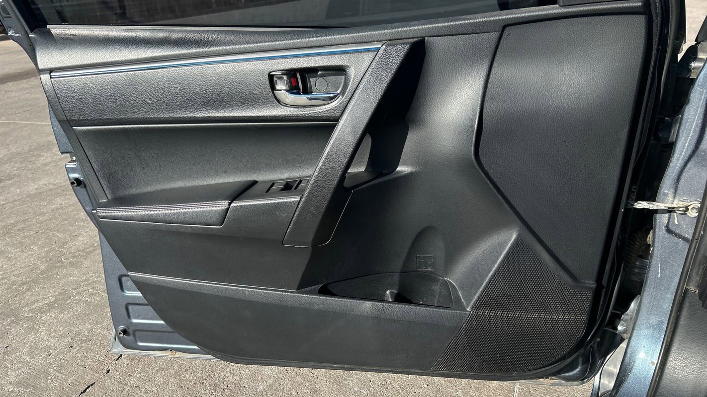 Used 2015 Toyota Corolla S image 23