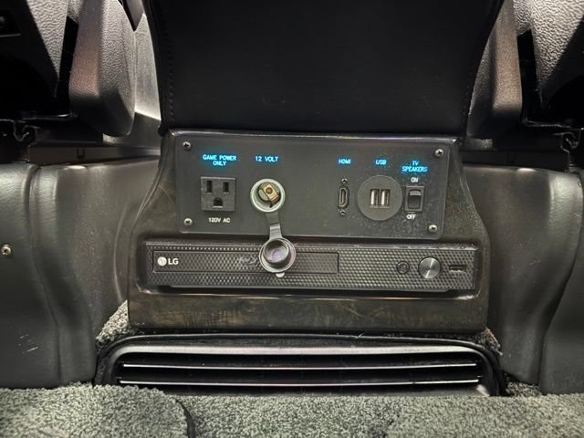 Used 2019 Mercedes-Benz Metris Passenger image 47