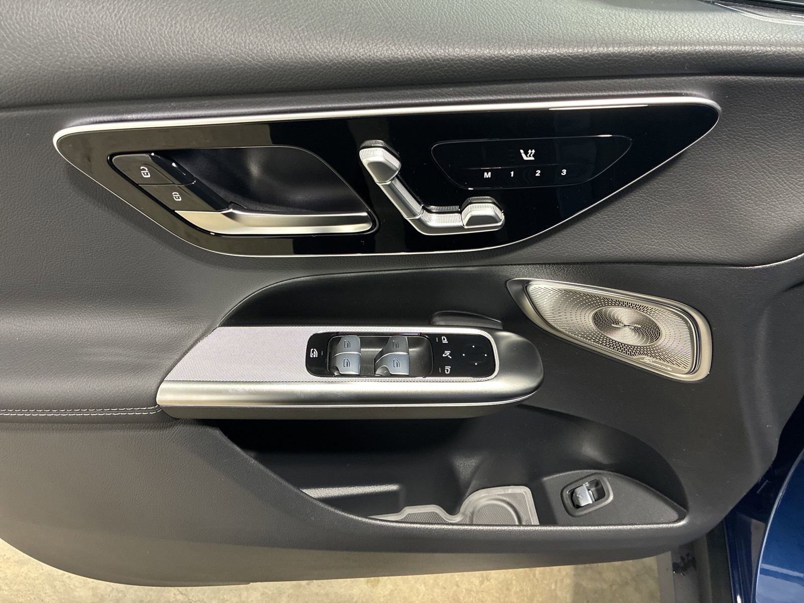 New 2025 Mercedes-Benz GLC 300 4MATIC image 9