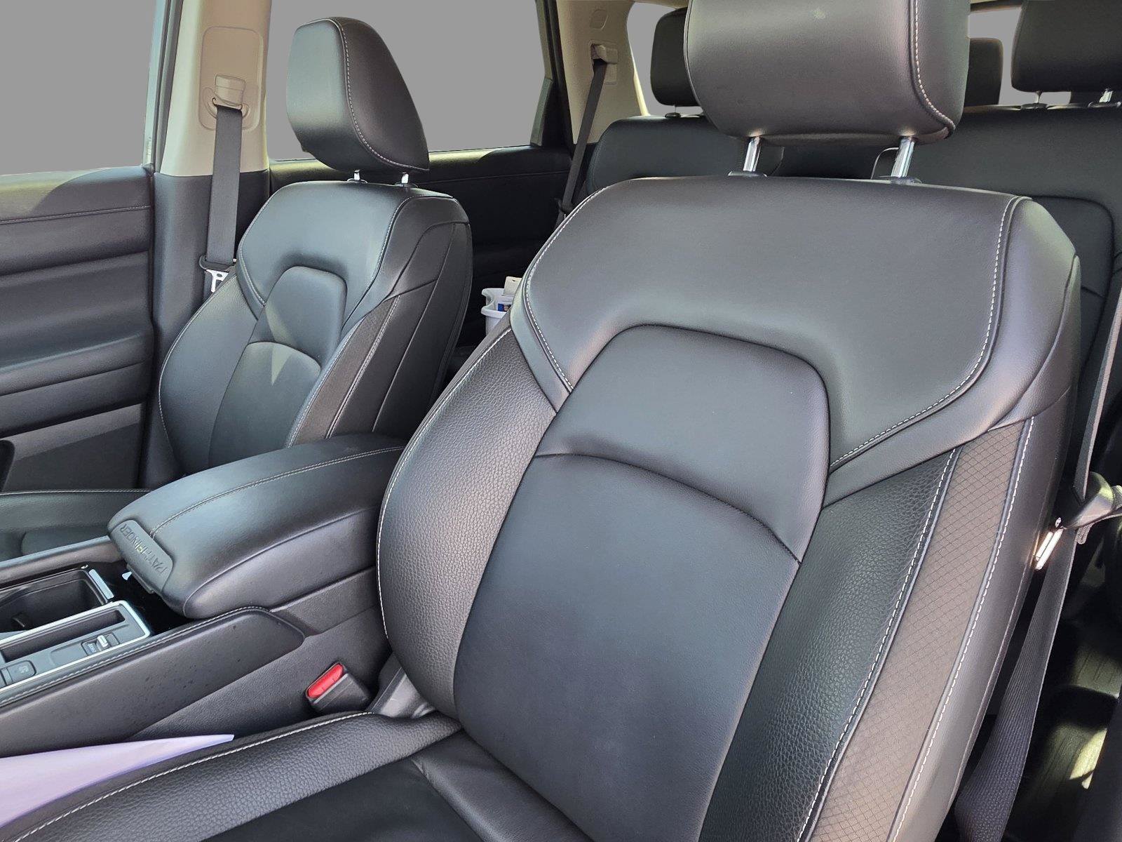 Used 2025 Nissan Pathfinder SL w/ SL Premium Package FWD image 23