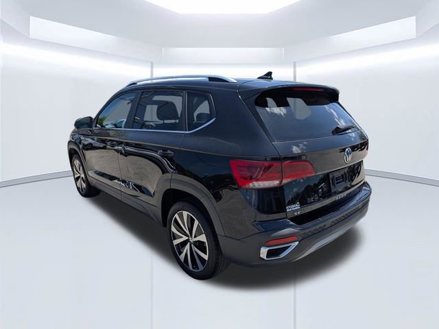 Used 2022 Volkswagen Taos SE FWD image 6