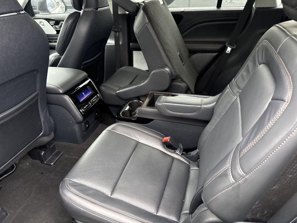 Used 2025 Lincoln Aviator Reserve w/ Equipment Group 201A image 10