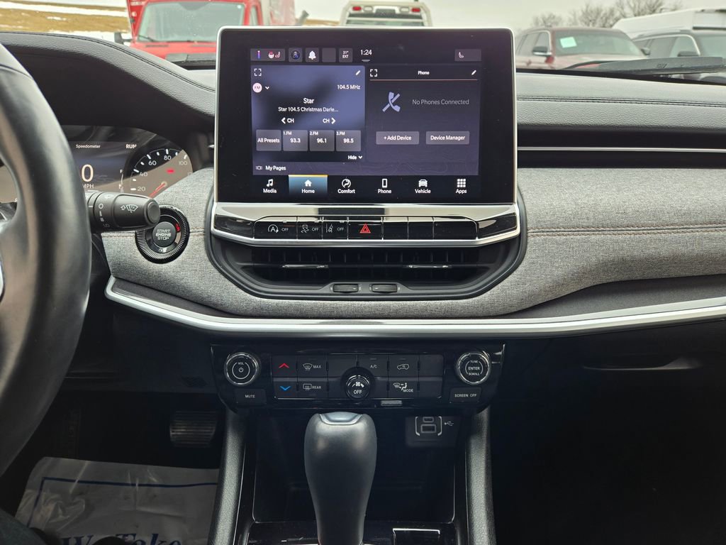 Used 2022 Jeep Compass Latitude image 19