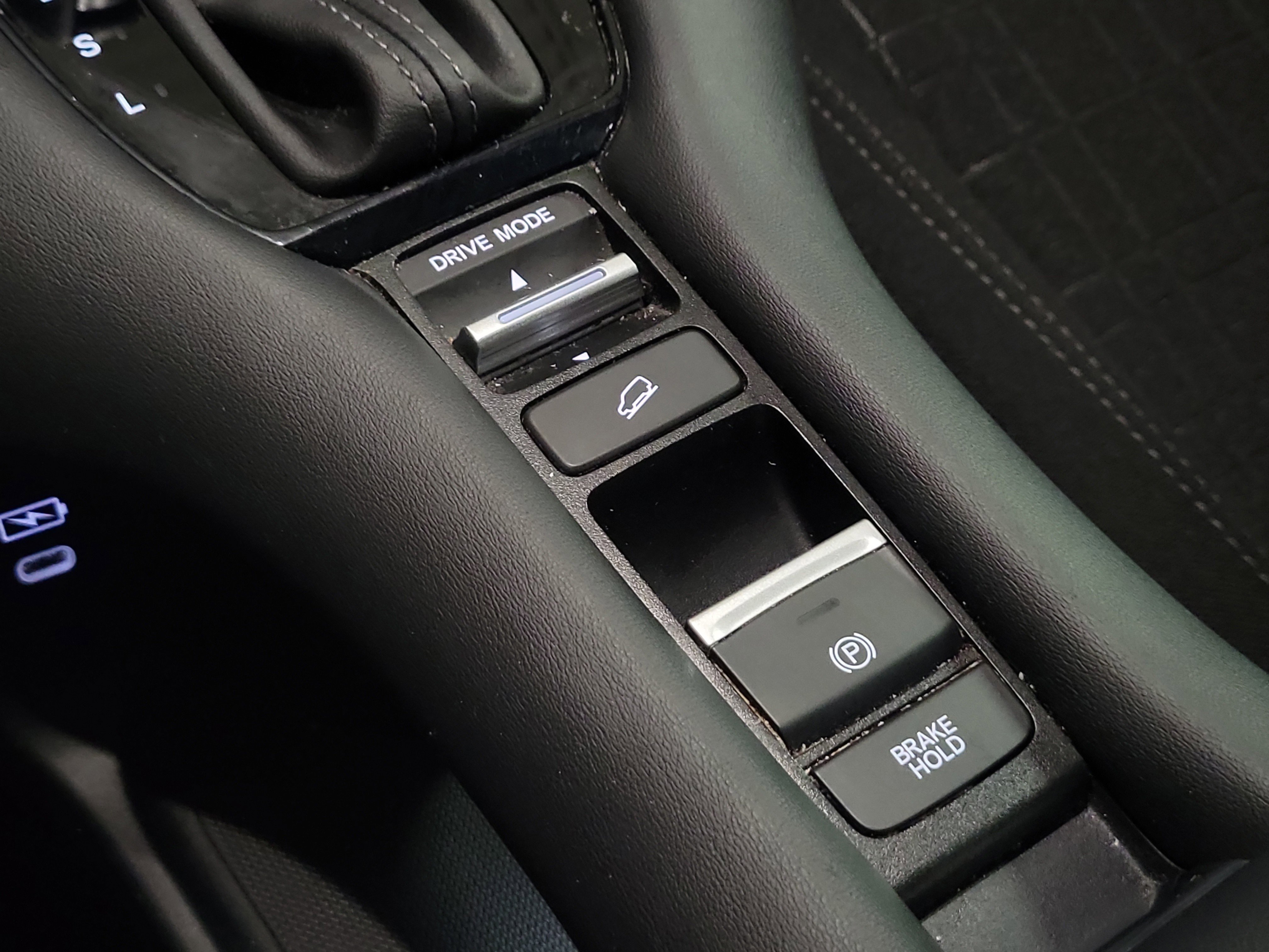 Used 2024 Honda HR-V LX image 35