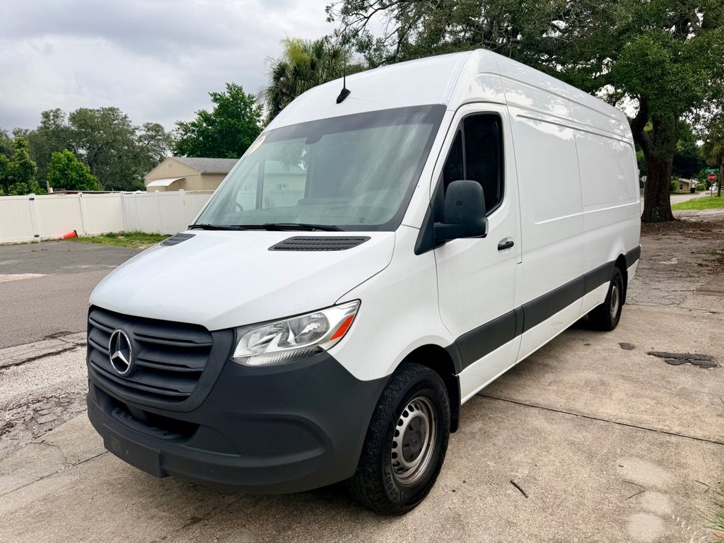 Used 2023 Mercedes-Benz Sprinter 2500 image 3