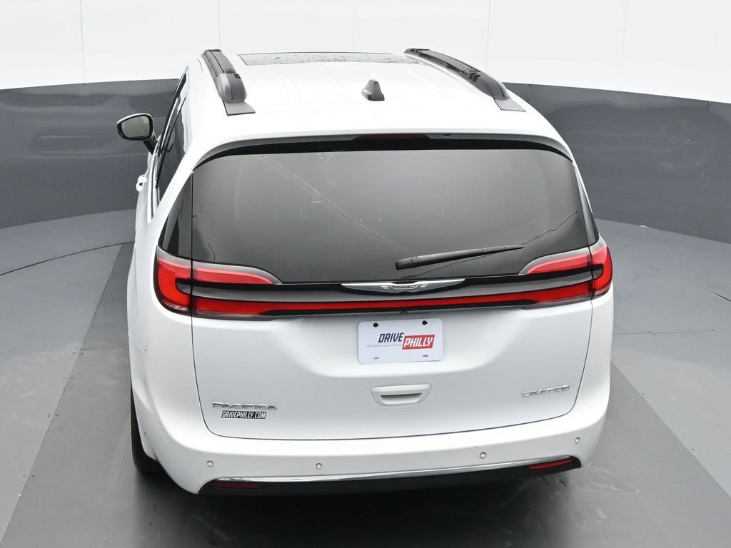 Used 2023 Chrysler Pacifica Limited image 20
