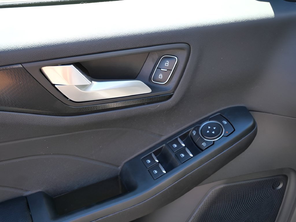 Used 2022 Ford Escape SEL w/ SEL Stealth AWD Package image 16