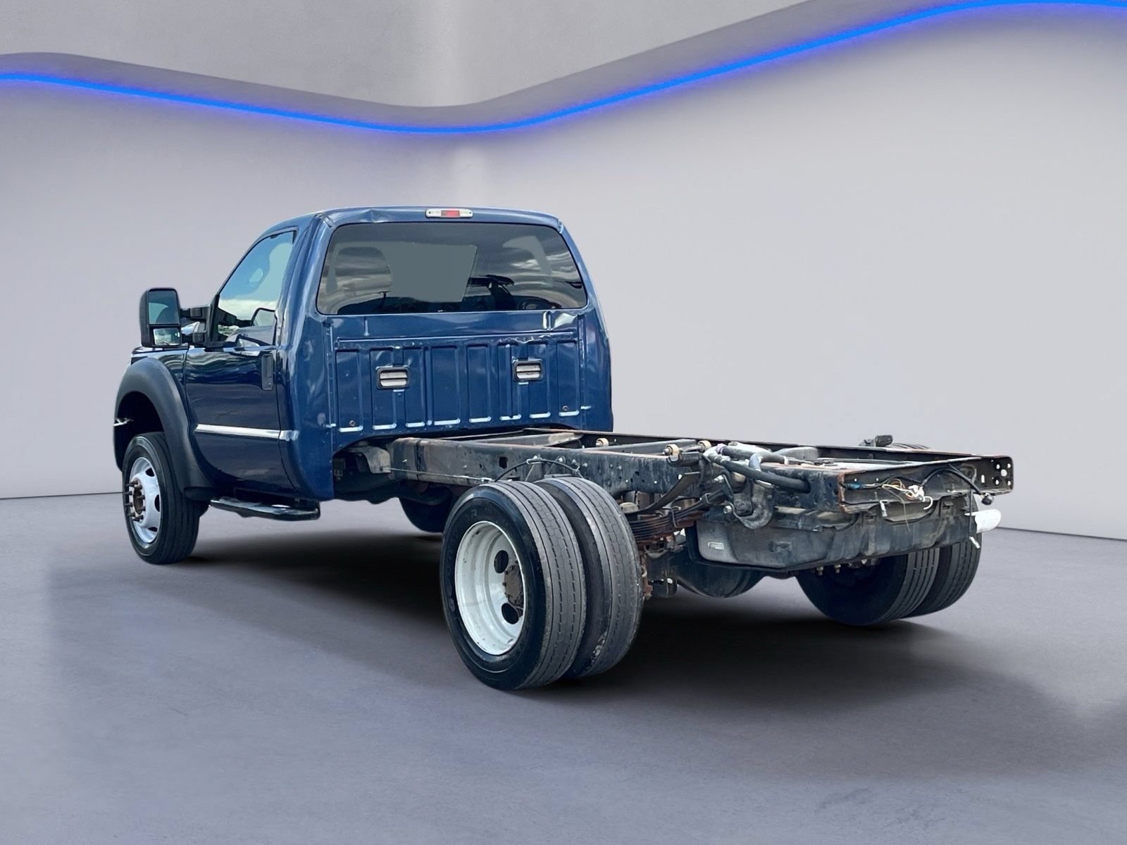 Used 2013 Ford F550 2WD Regular Cab Super Duty w/ XL Value Pkg image 3