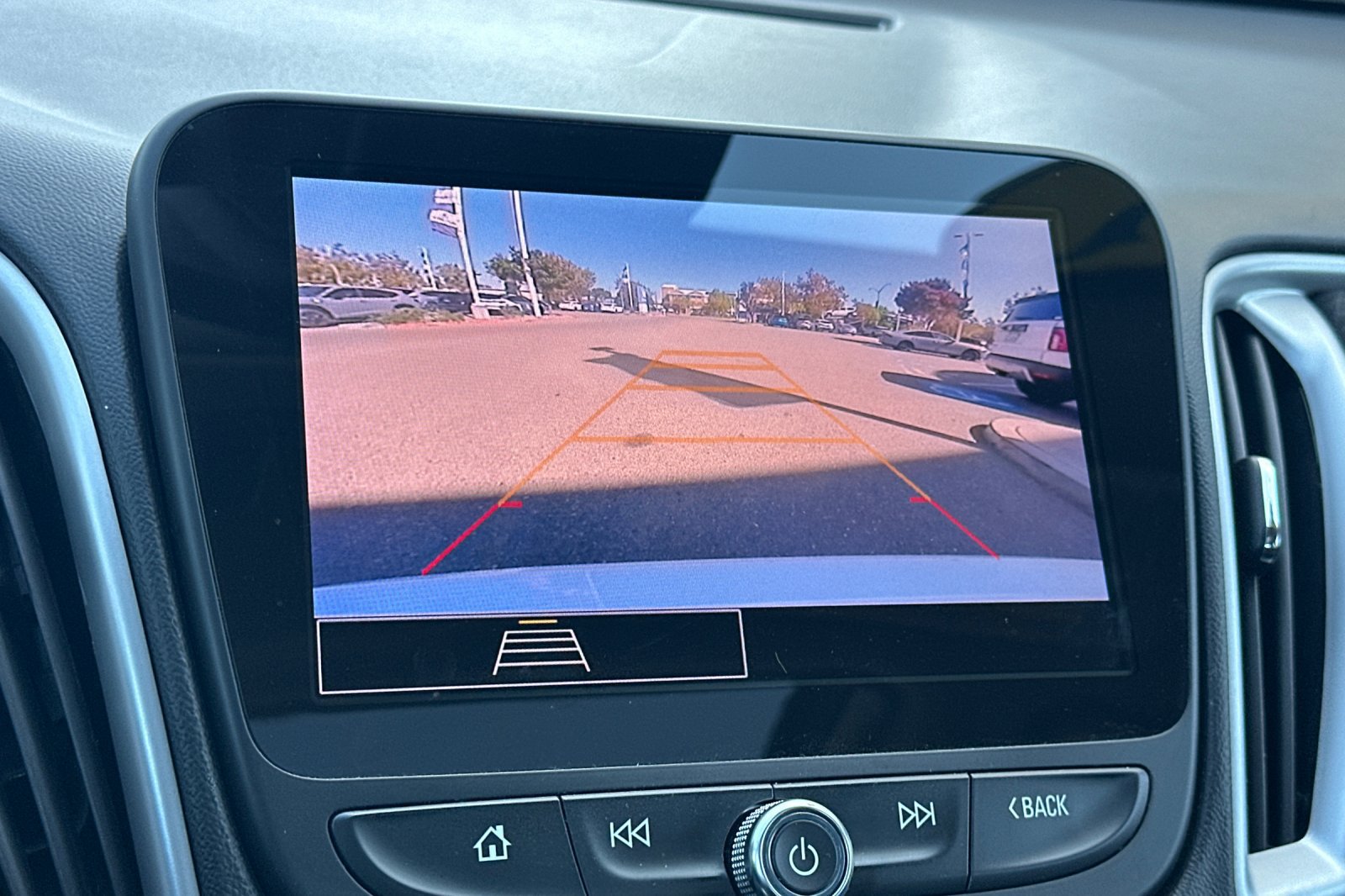 Used 2023 Chevrolet Malibu LT FWD image 18
