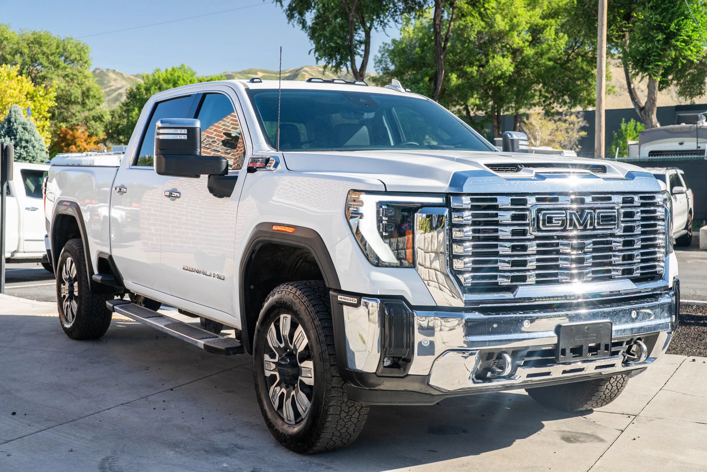 Used 2025 GMC Sierra 3500 Denali w/ Denali Reserve Package AWD/4WD image 9