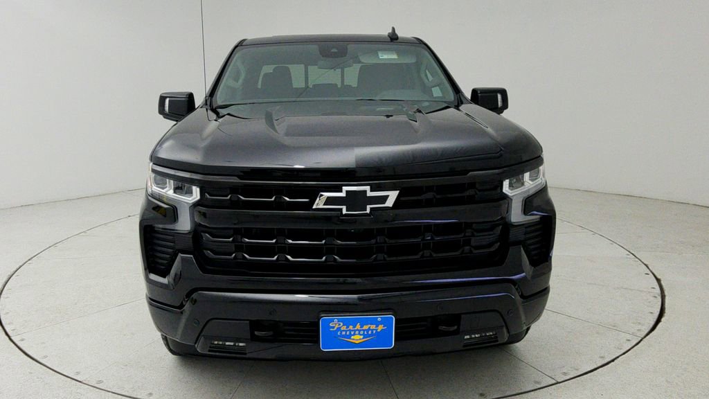 Used 2025 Chevrolet Silverado 1500 RST AWD/4WD image 2