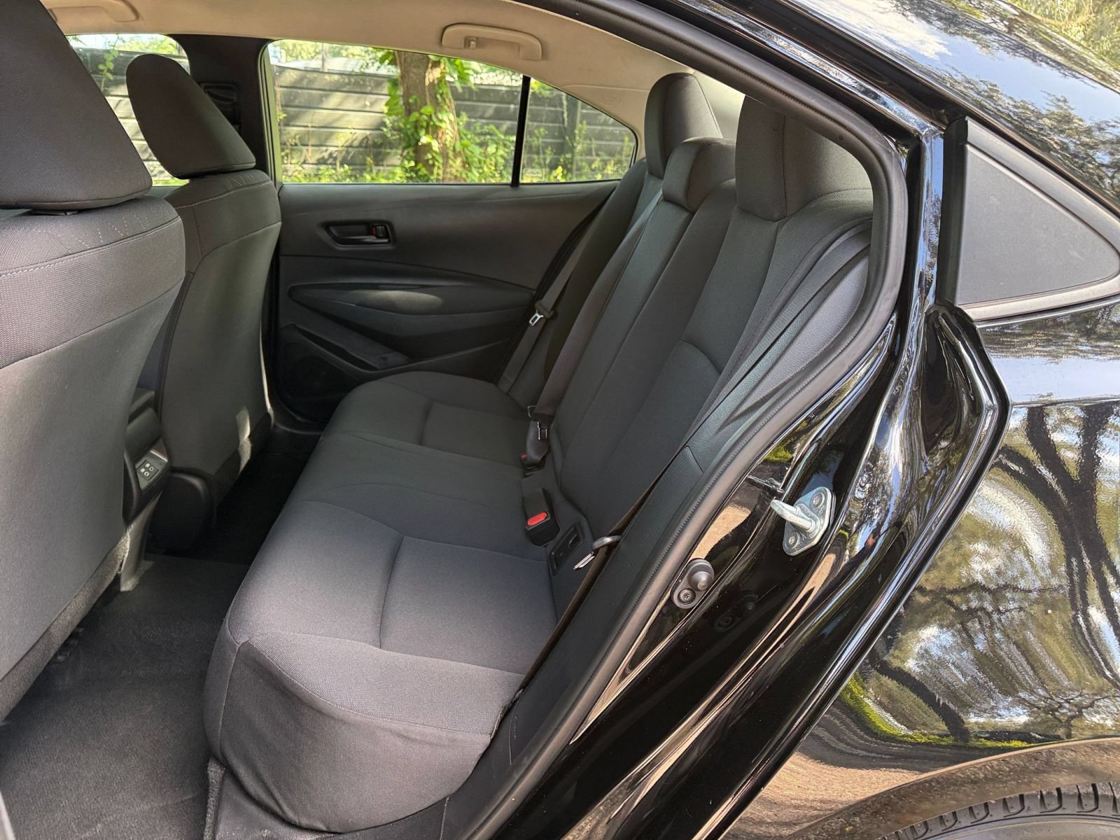 Used 2025 Toyota Corolla LE FWD image 35