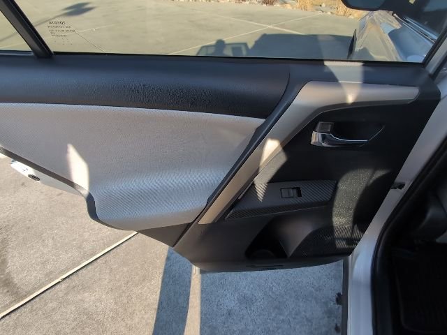 Used 2014 Toyota RAV4 XLE image 25