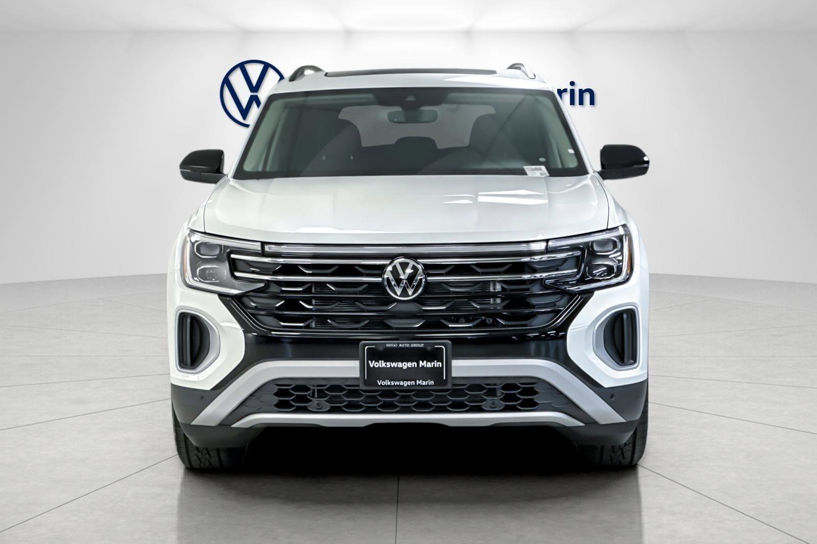 New 2026 Volkswagen Atlas Peak Edition image 8