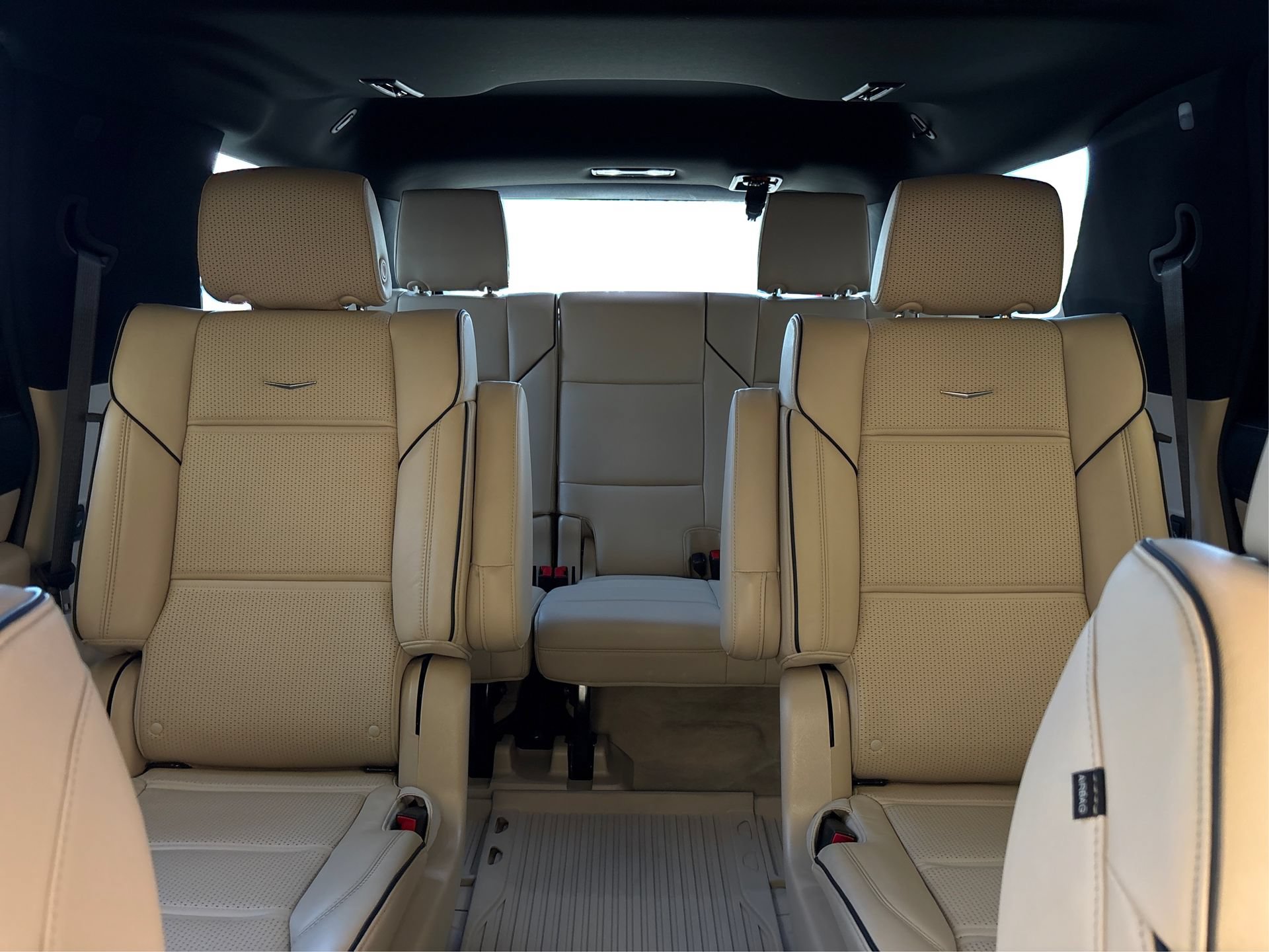 Certified 2024 Cadillac Escalade Premium Luxury AWD/4WD image 18