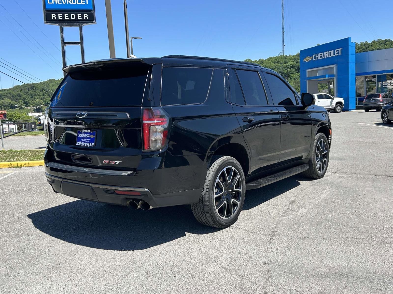 Used 2022 Chevrolet Tahoe RST w/ Sport Performance Package AWD/4WD image 3