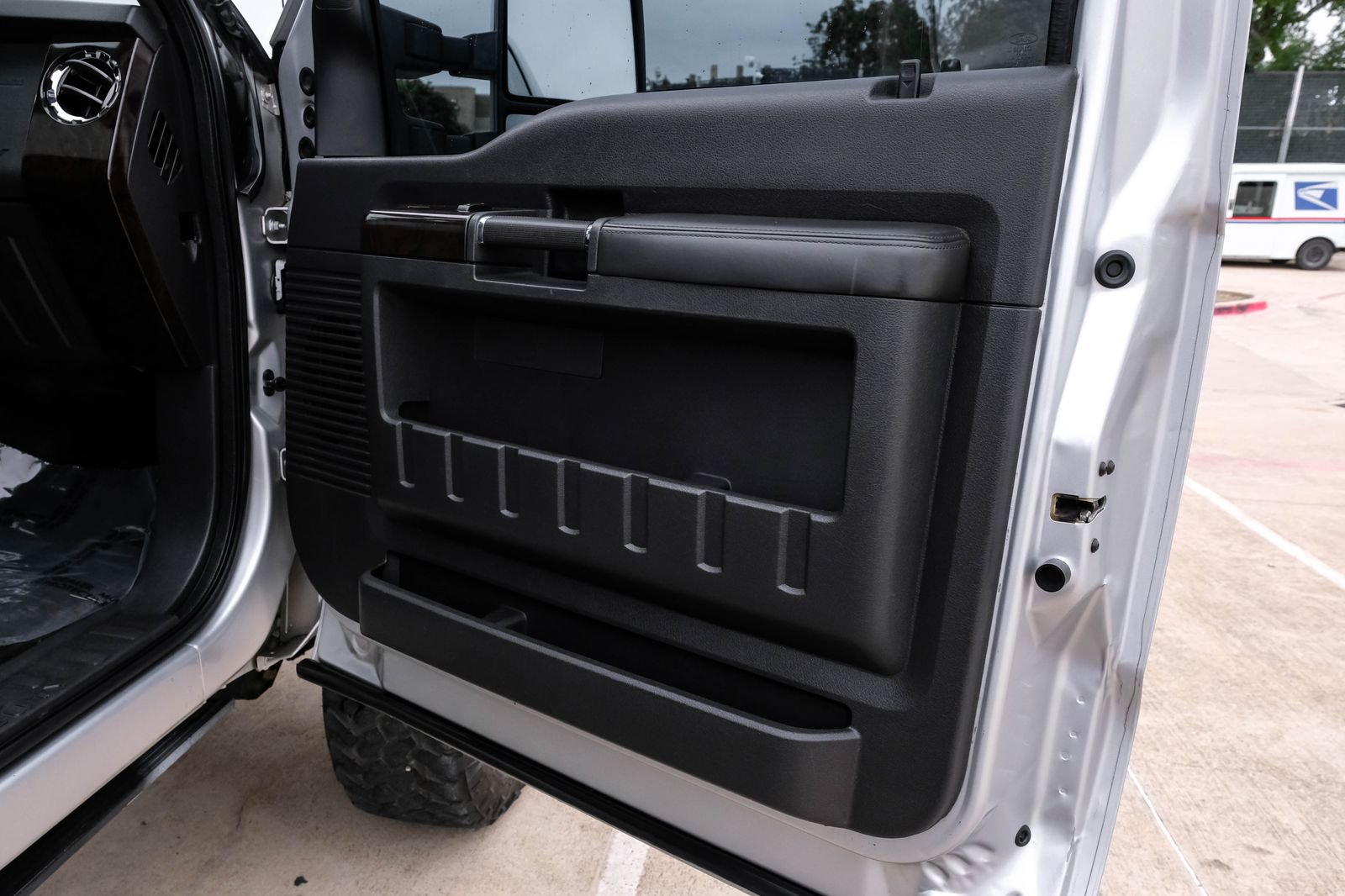 Used 2016 Ford F250 Platinum w/ FX4 Off-Road Package AWD/4WD image 42