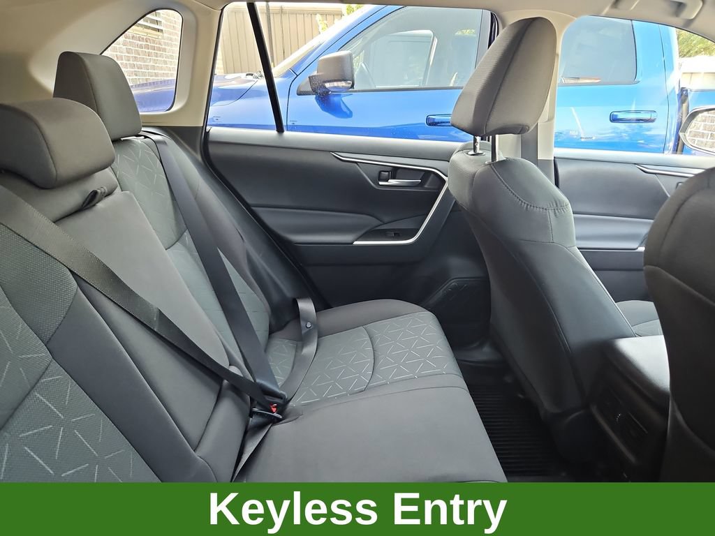 Used 2023 Toyota RAV4 XLE FWD image 9