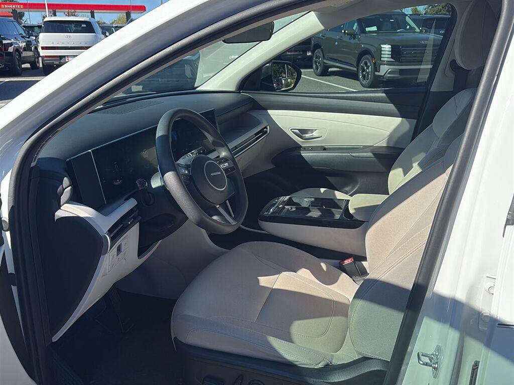 Used 2025 Hyundai Tucson Blue AWD/4WD image 10
