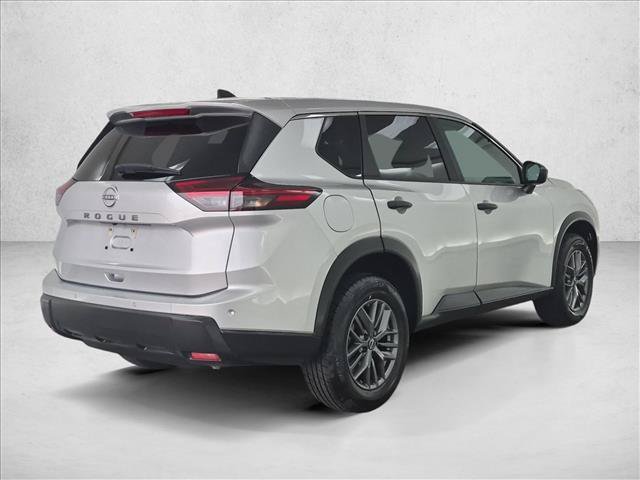 Used 2024 Nissan Rogue S FWD image 5
