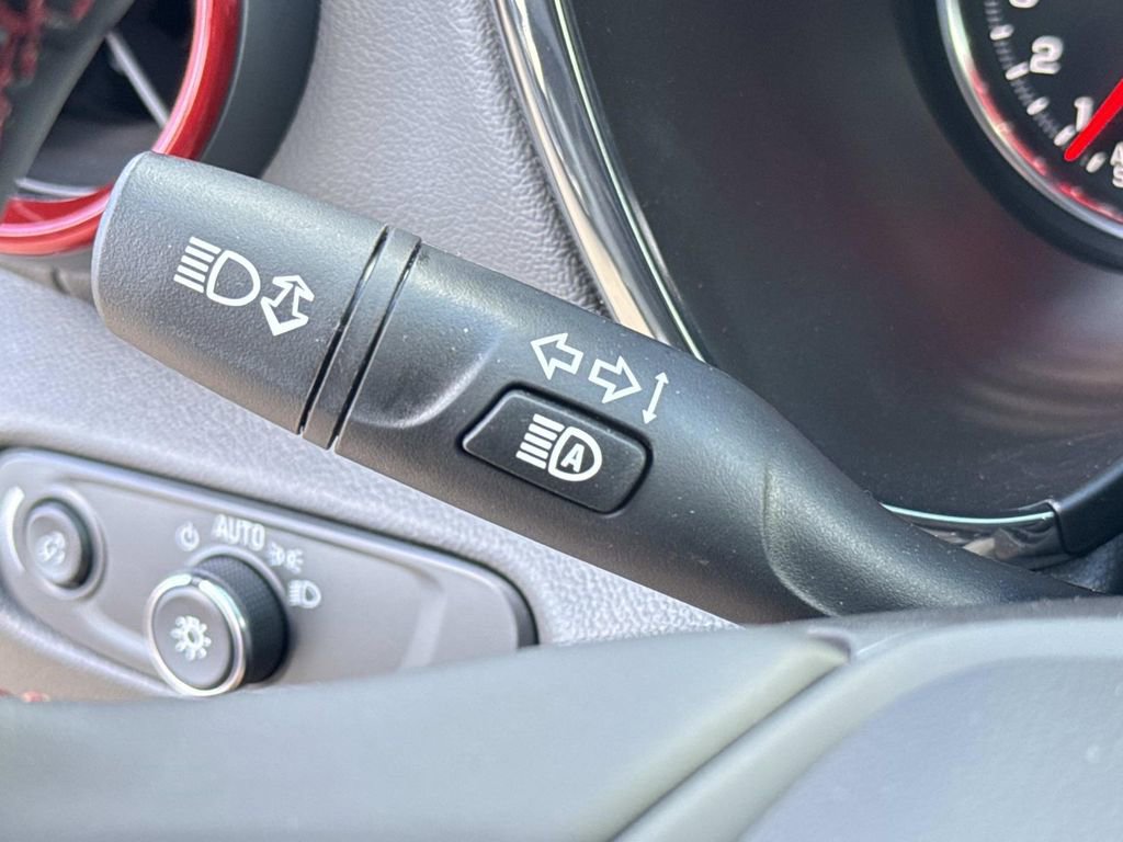 Used 2025 Chevrolet Blazer RS w/ Enhanced Convenience Package image 44