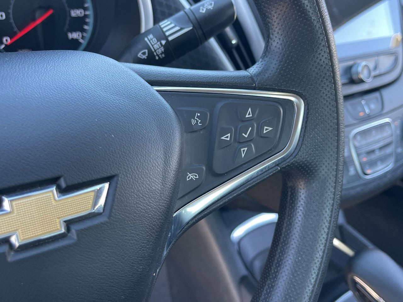 Used 2023 Chevrolet Malibu LT image 25