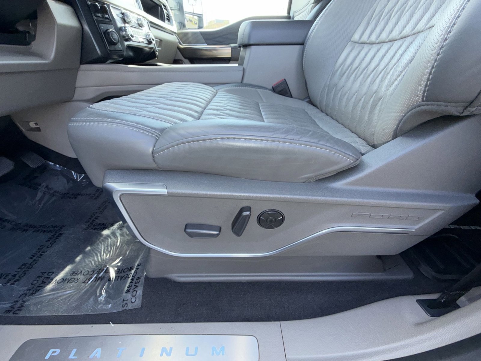 Used 2025 Ford F450 Platinum w/ Platinum Plus Package image 14