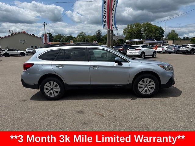 Used 2018 Subaru Outback 2.5i Premium AWD/4WD image 2