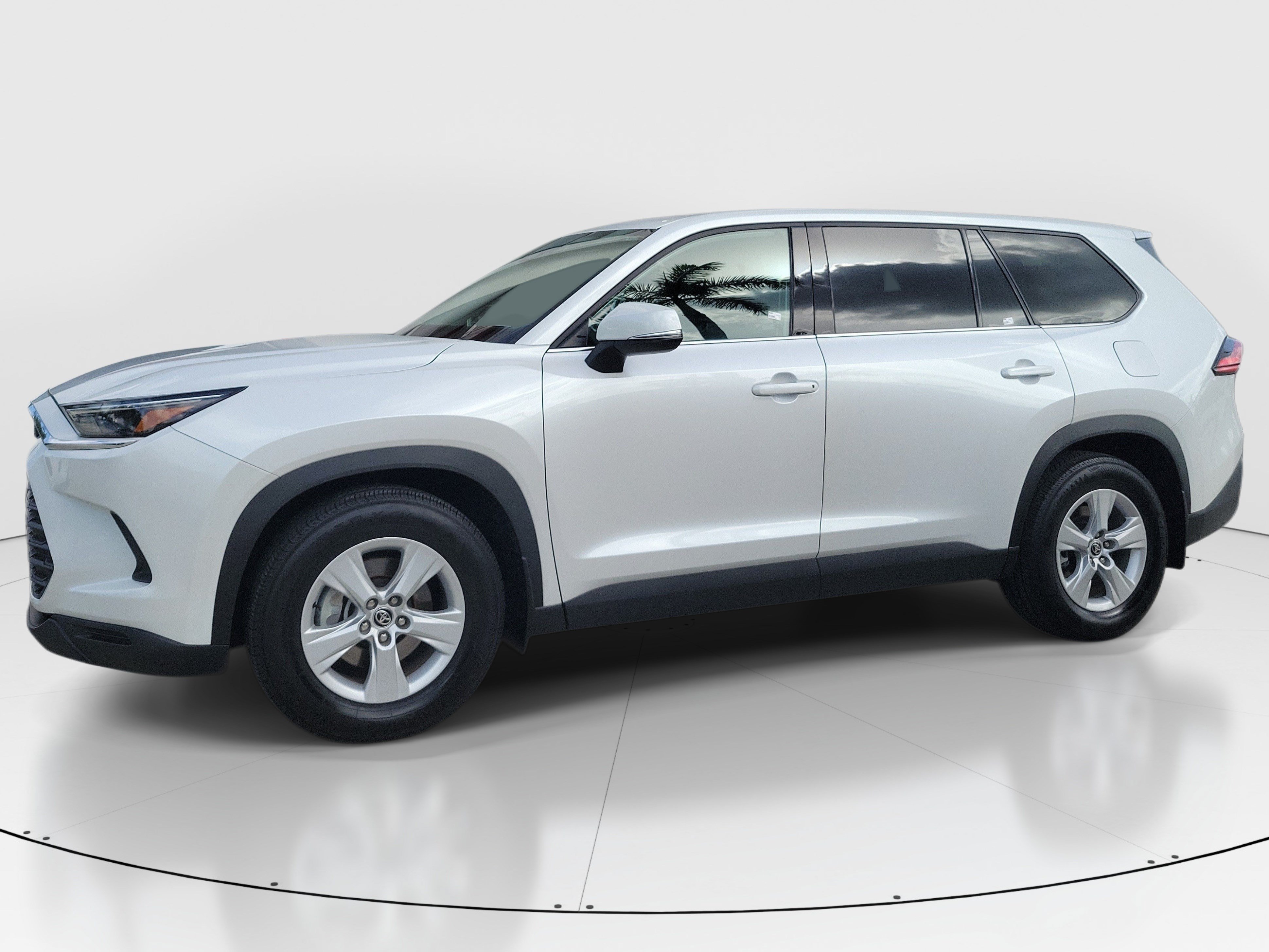 Used 2025 Toyota Grand Highlander FWD image 4