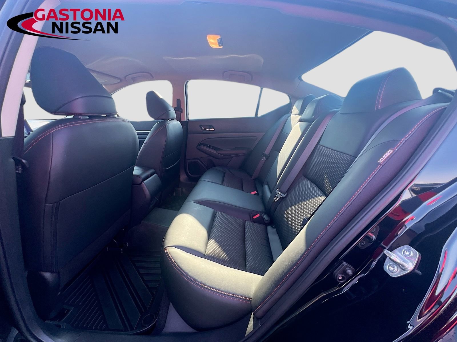 Used 2025 Nissan Altima 2.5 SR FWD image 31