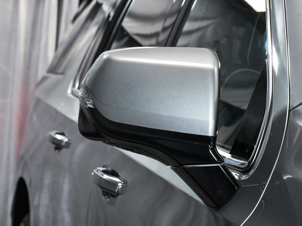 Used 2023 GMC Yukon XL SLT w/ SLT Premium Package image 67