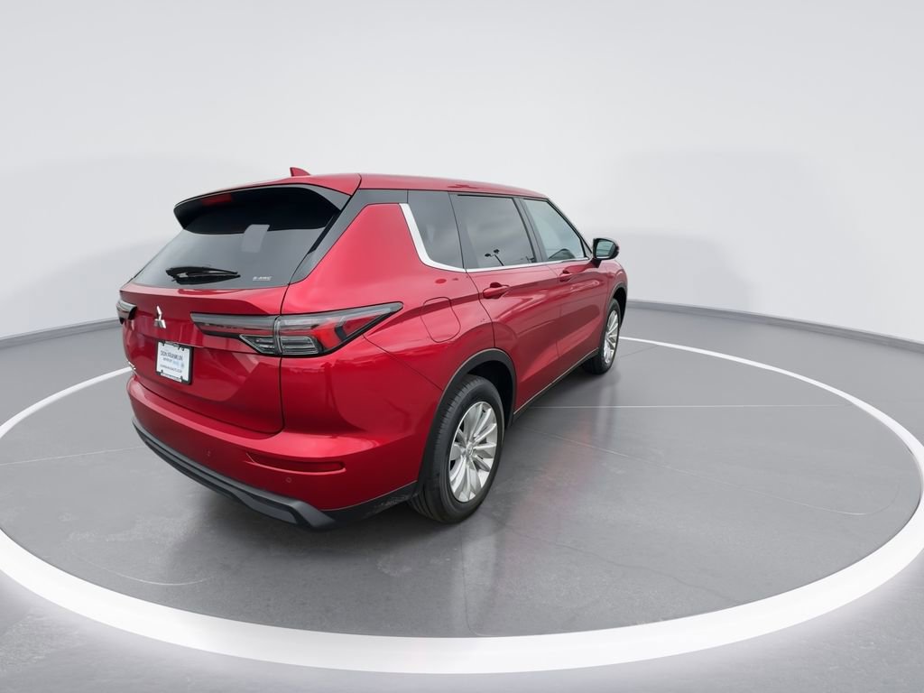New 2026 Mitsubishi Outlander ES image 8