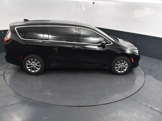 New 2026 Chrysler Pacifica Select image 20