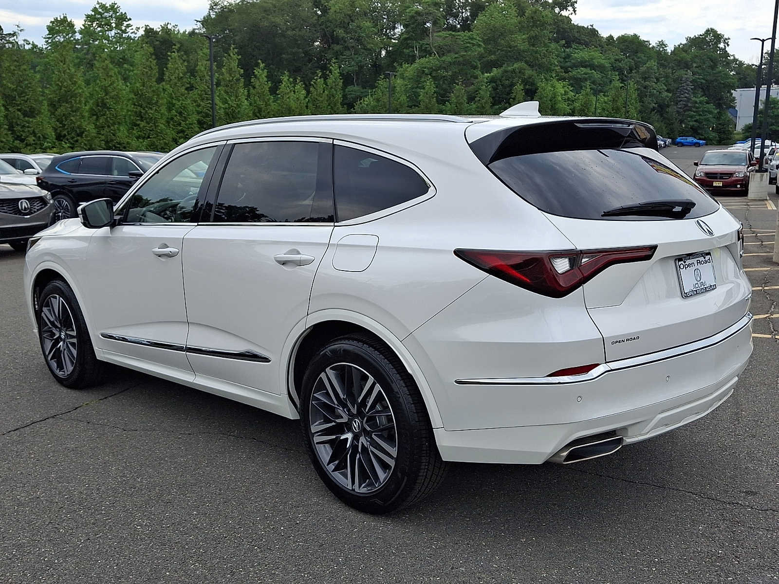 Certified 2026 Acura MDX w/ Advance Package AWD/4WD image 4
