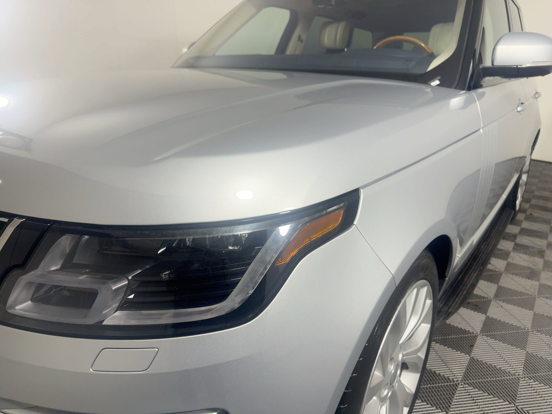 Used 2019 Land Rover Range Rover HSE image 11