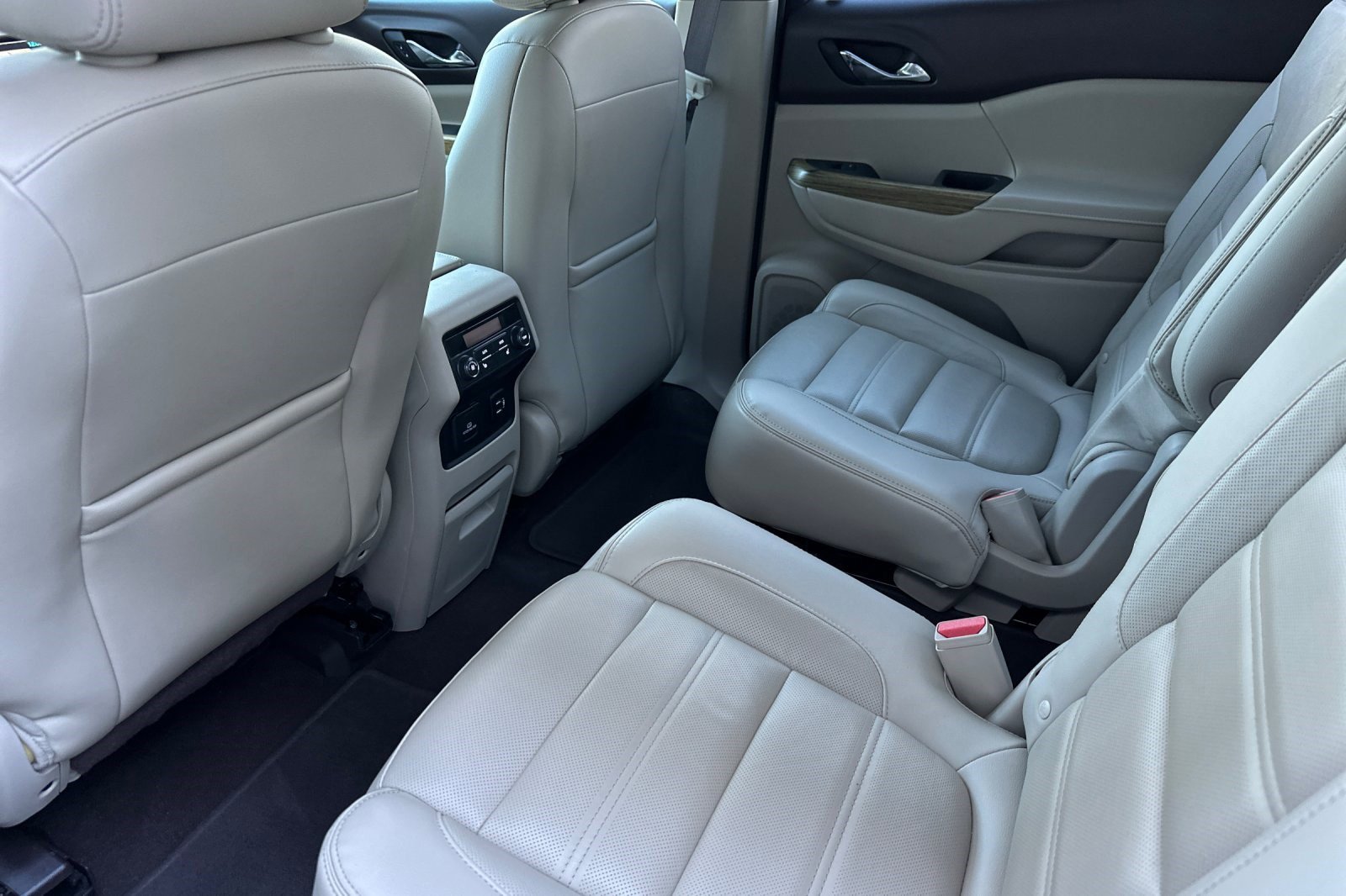 Used 2017 GMC Acadia Denali w/ Technology Package image 15