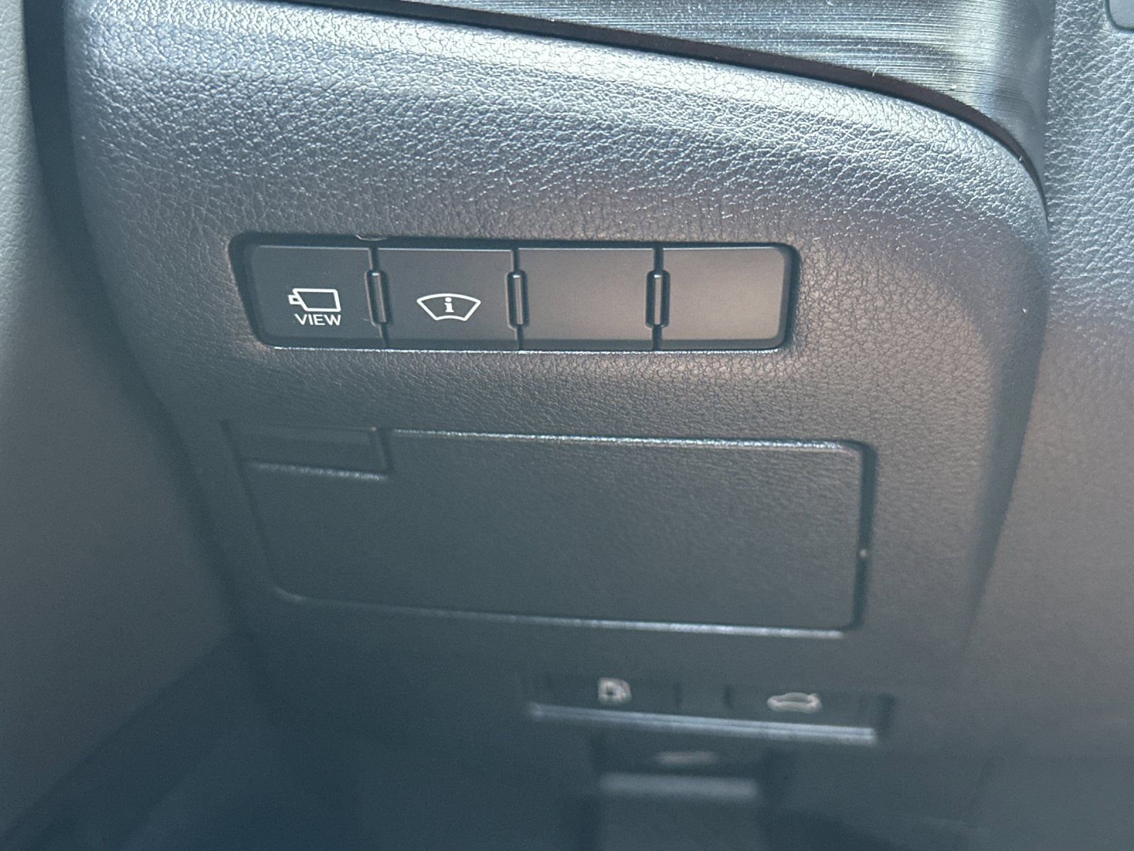 Used 2019 Lexus ES 300h w/ Accessory Package 2 image 30