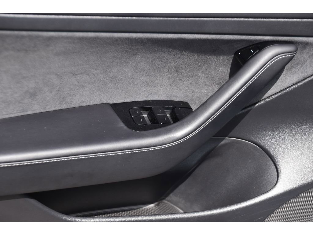 Used 2020 Tesla Model 3 Standard Range Plus image 23