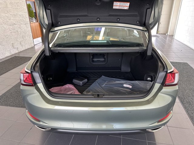 New 2025 Lexus ES 350 w/ Premium Package image 5