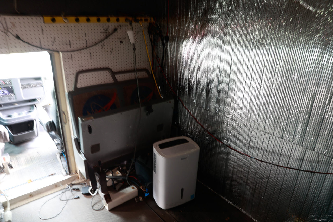 Used 2004 Chevrolet Express 3500 image 20