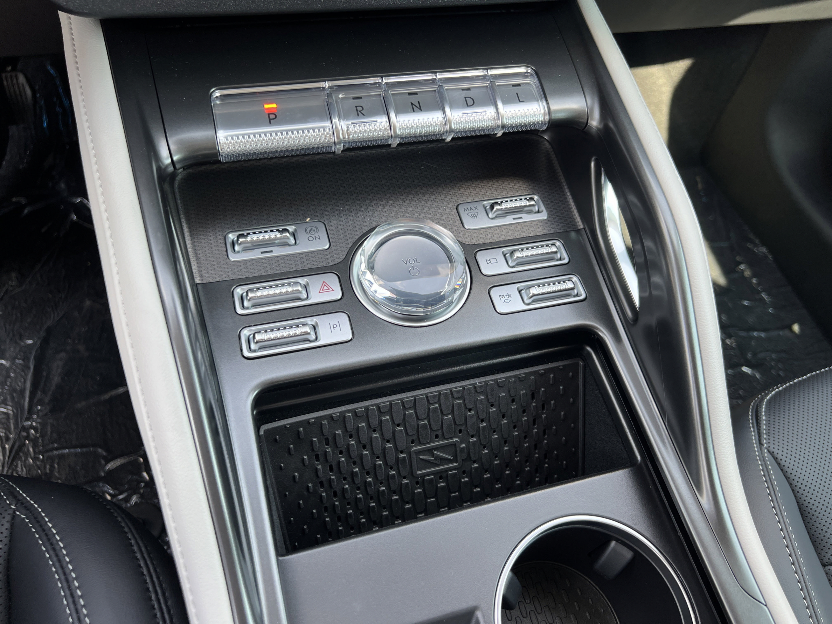 New 2025 Lincoln Nautilus Premier w/ Equipment Group 102A AWD/4WD image 15