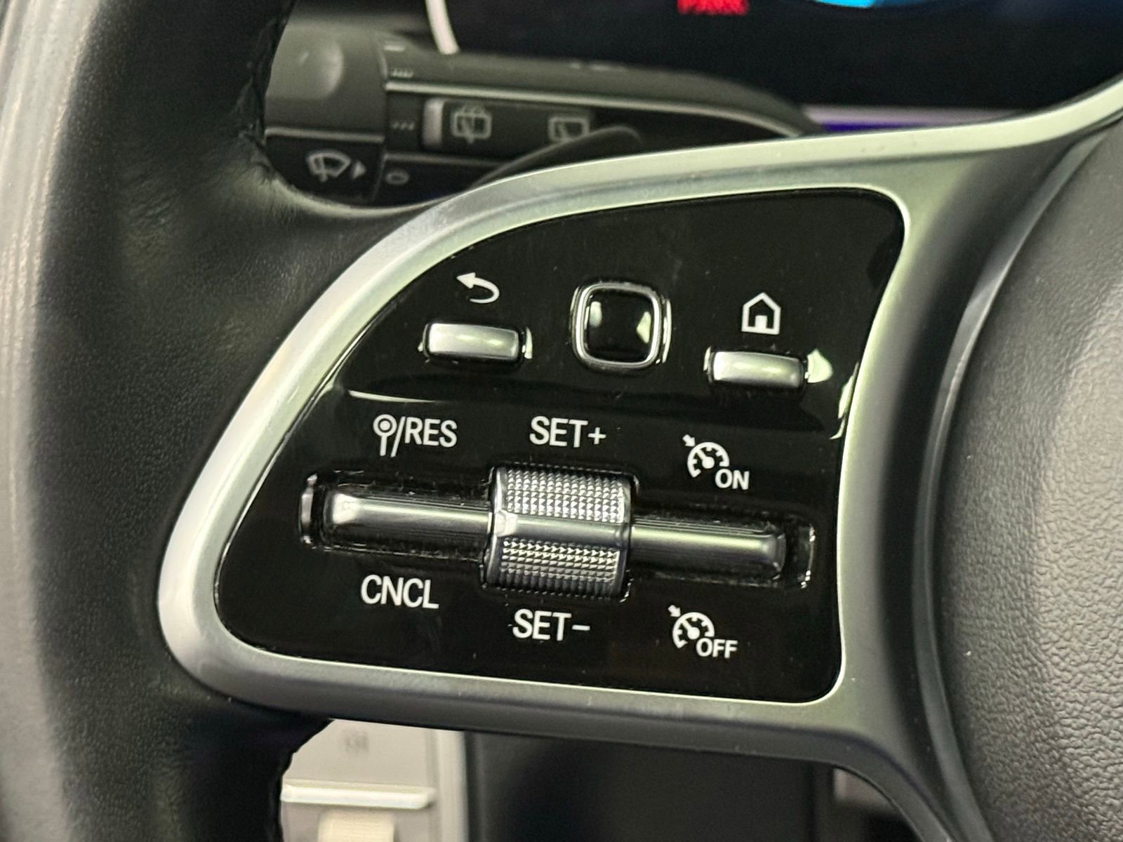 Used 2022 Mercedes-Benz GLS 450 4MATIC image 24