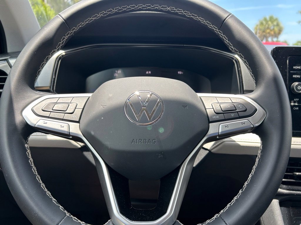 Certified 2025 Volkswagen Taos S FWD image 22