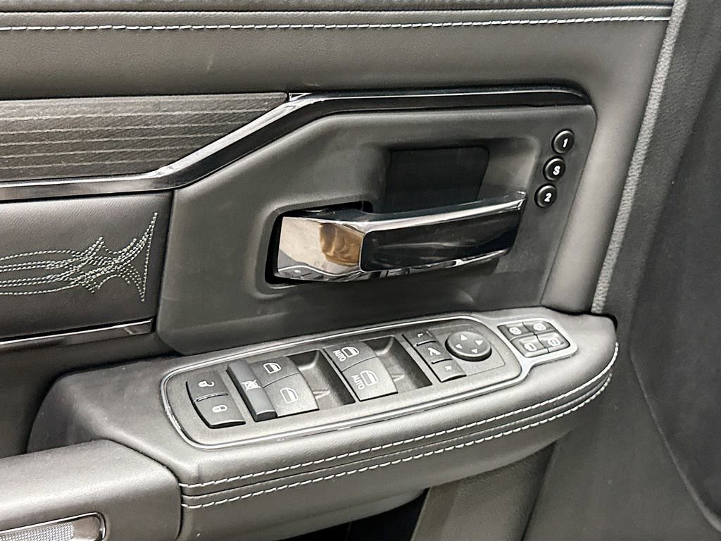 New 2024 RAM 2500 Limited image 16
