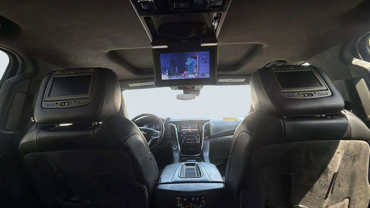 Used 2018 Cadillac Escalade ESV Platinum image 10