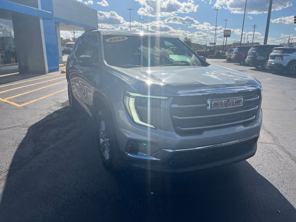 Used 2025 GMC Acadia Elevation image 7