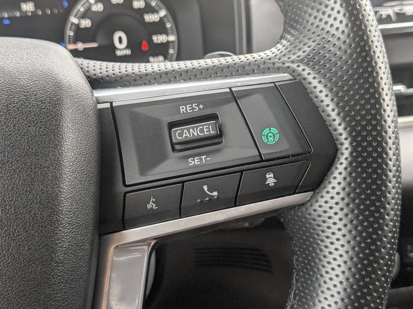 Used 2024 Mitsubishi Outlander SE Black Edition FWD image 18