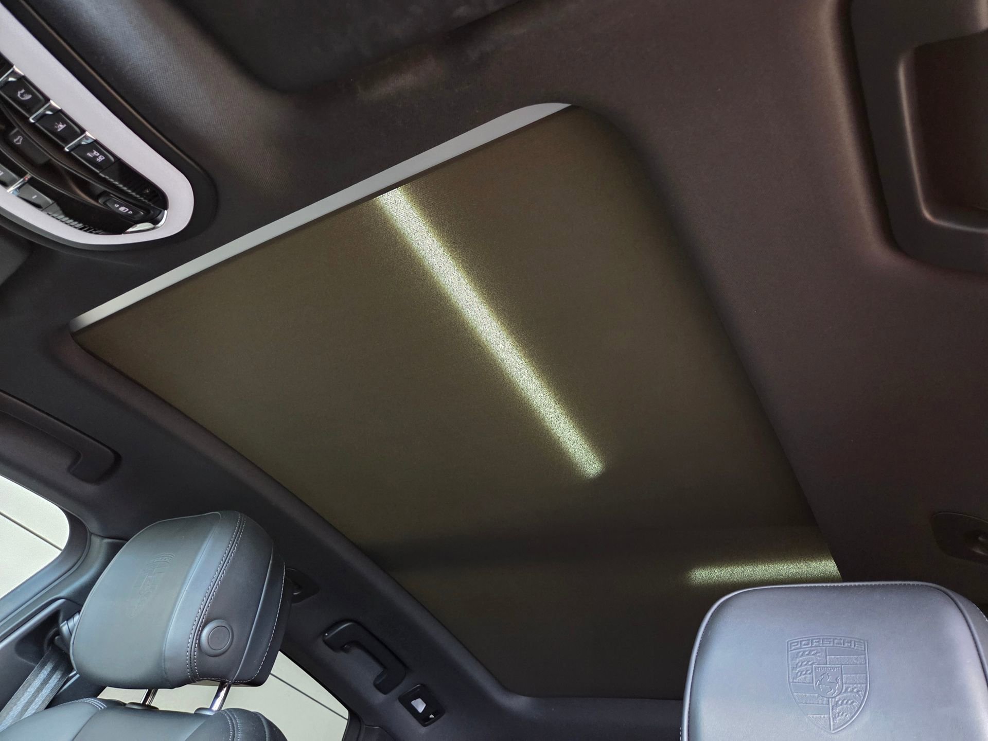 Certified 2024 Porsche Macan Turbo image 10