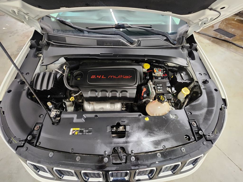 Used 2018 Jeep Compass Limited image 34