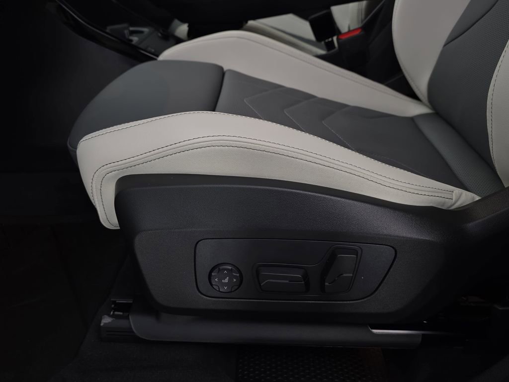 New 2026 BMW X1 xDrive28i w/ Technology Package image 28